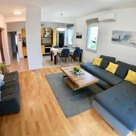 Kaštel Štafilić Sunny Apartment By The Beach מראה חיצוני תמונה