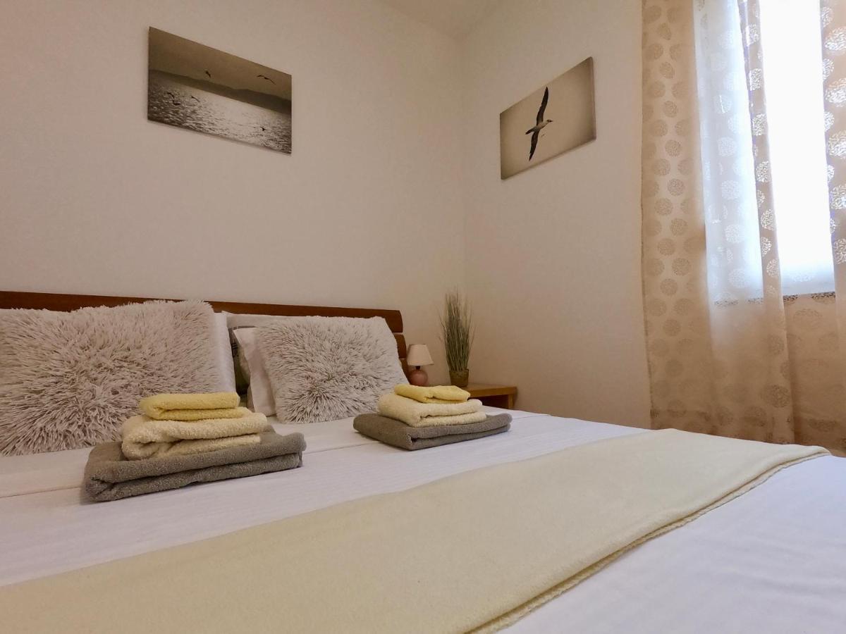 Kaštel Štafilić Sunny Apartment By The Beach מראה חיצוני תמונה