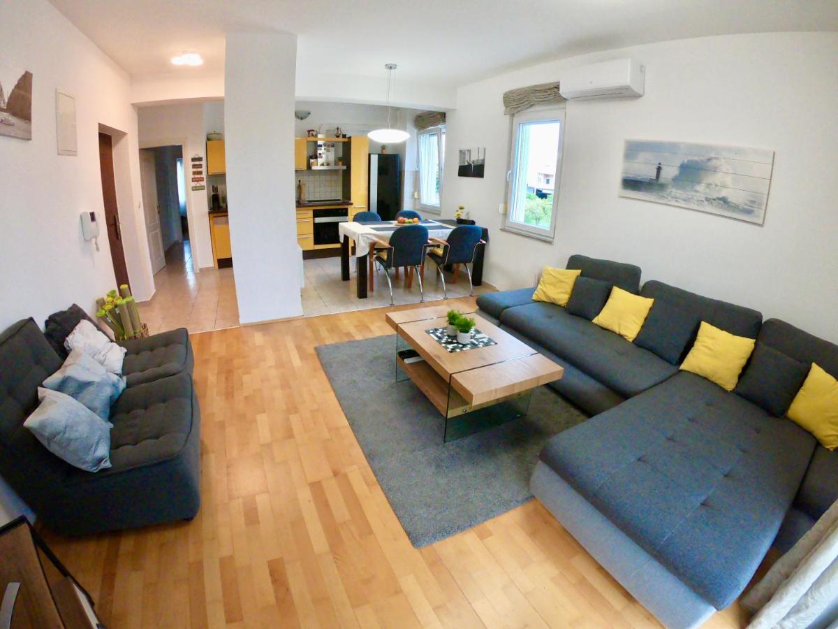 Kaštel Štafilić Sunny Apartment By The Beach מראה חיצוני תמונה