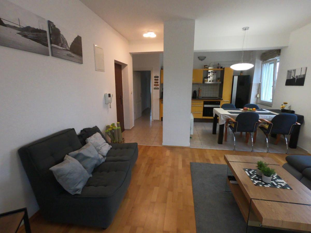 Kaštel Štafilić Sunny Apartment By The Beach מראה חיצוני תמונה